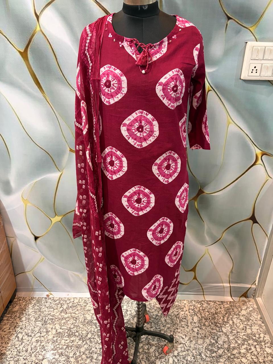 Cotton Suit  With Prosin Print Straight Kurti Paired With Pant And Duppata
